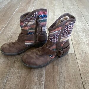 Roxy Faux Leather Cotton Ankle Boot